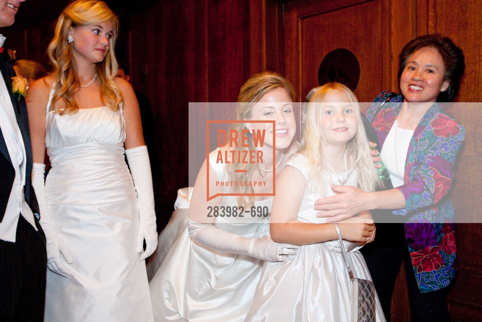 Emma Jesberg, Averell Edmondson, Olivia Edmondson, 2009 Debutante Ball, Unknown, July 4th, 2008,Drew Altizer, Drew Altizer Photography, full-service agency, private events, San Francisco photographer, photographer california