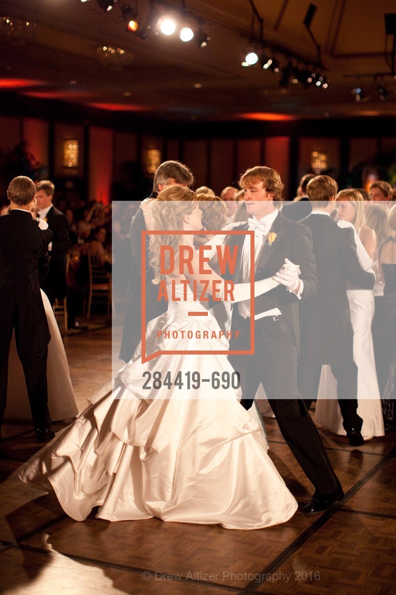 Averell Edmondson, Jesse Lee Hunt, 2009 Debutante Ball, Unknown, January 19th, 2016, Photo #284419-690 Averell Edmondson, Jesse Lee Hunt, Photo #284419-690