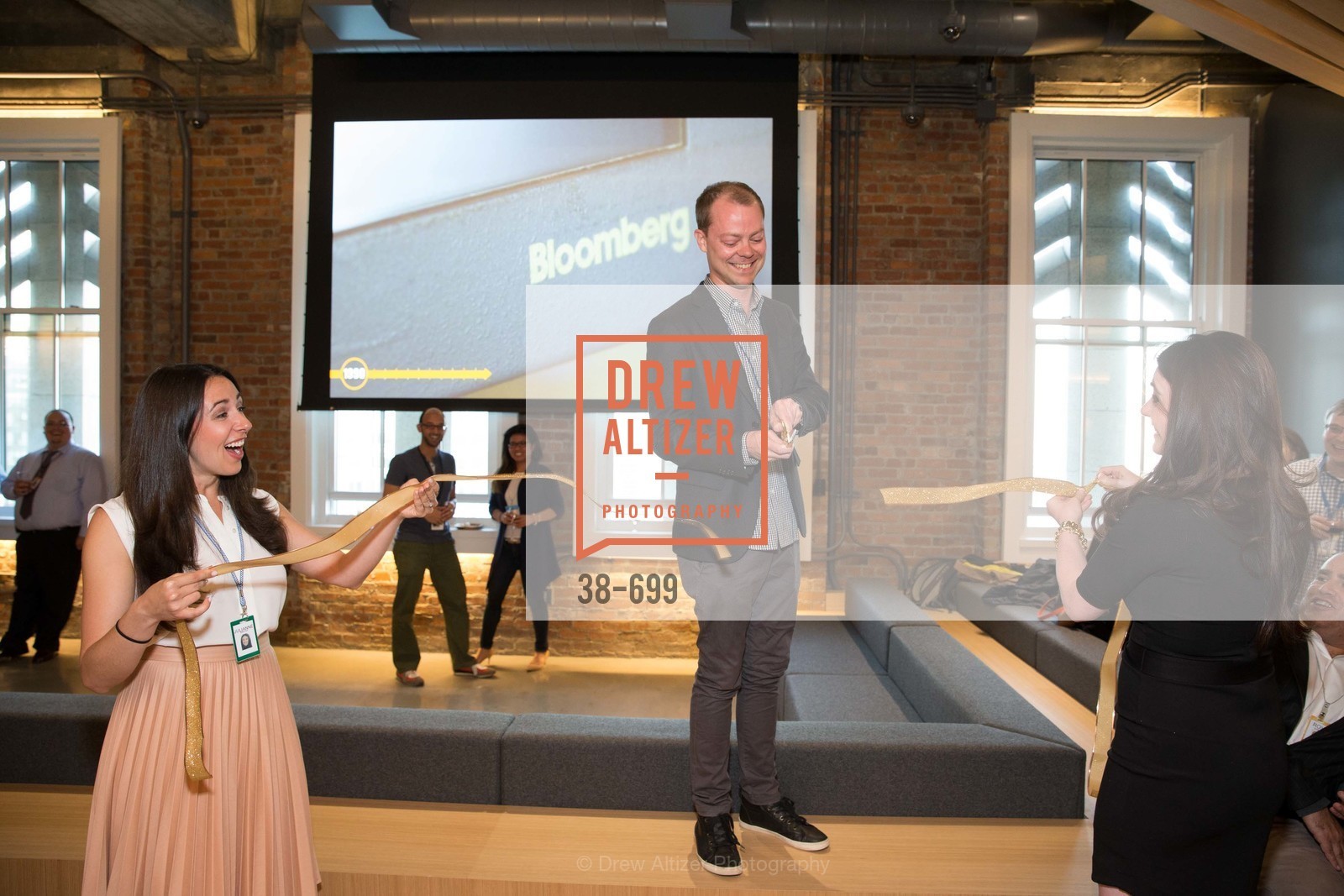 Zach Haehn, BLOOMBERG Office Opening, US, May 7th, 2015