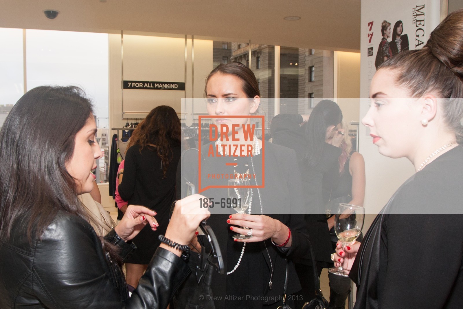 Rebecca Nowacek, Alexa Santiago, 7x7 Style Council at SAKS, US, September 12th, 2013, Photo #185-6991 Rebecca Nowacek, Alexa Santiago, Photo #185-6991