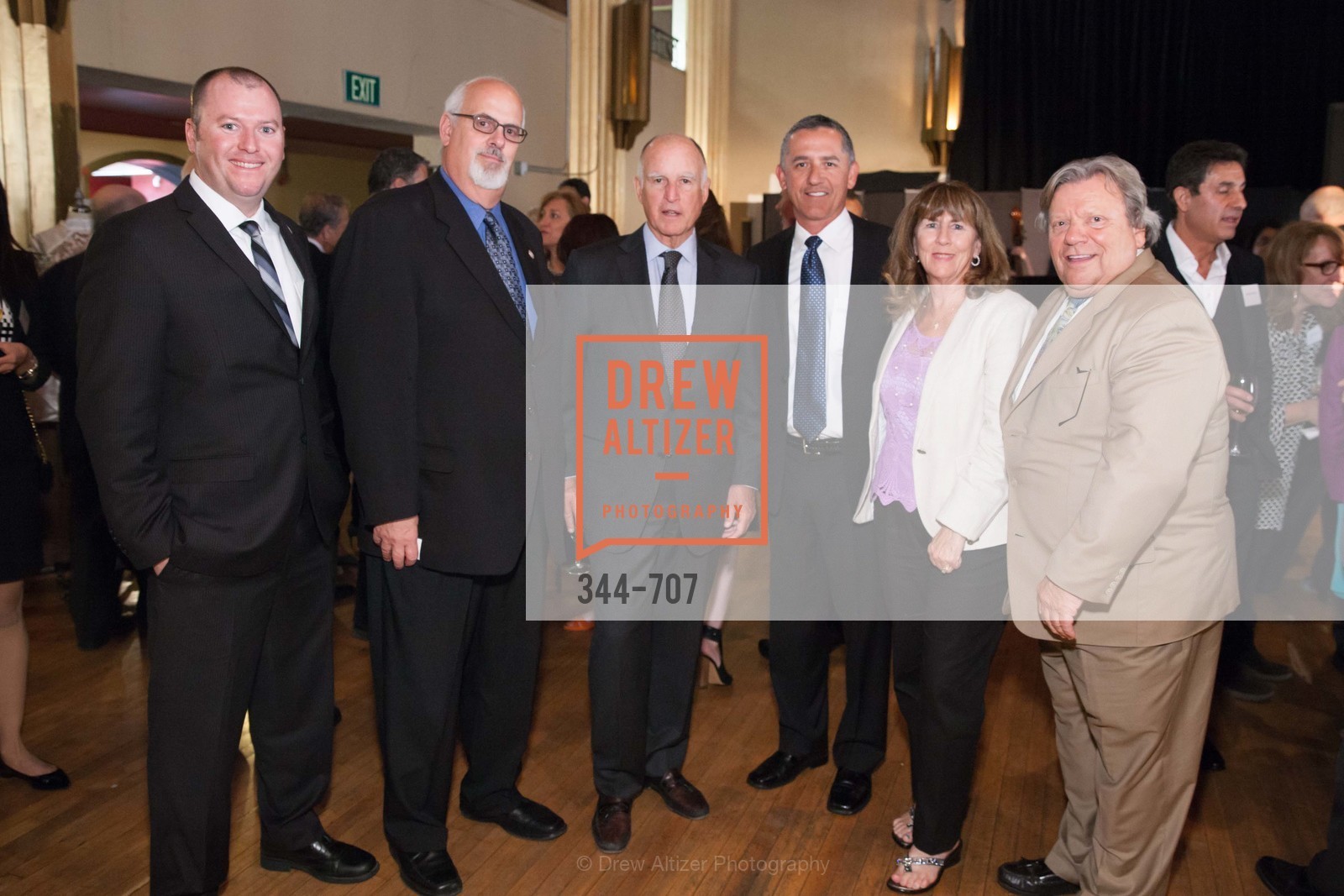 Pat Griffith, Tom Gardner, Gov. Jerry Brown, Mike Lopez, Cathi Read, Aaron Read, OAKLAND SCHOOL FOR THE ARTS Gala 2015 with Governor Jerry Brown, US, May 8th, 2015,Drew Altizer, Drew Altizer Photography, full-service agency, private events, San Francisco photographer, photographer california