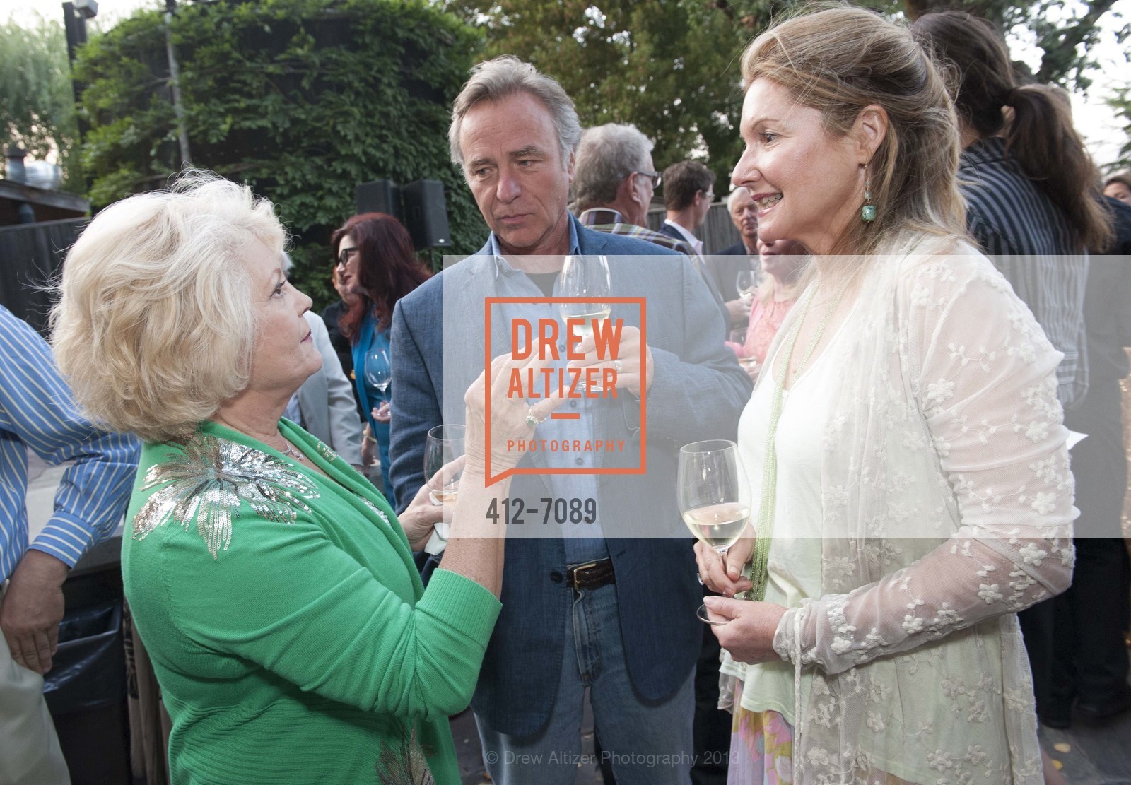 Kathy Garver, Richard Binns, Casey Biggs, FESTIVAL DEL SOLE'S Dinner at Far Niente, US, July 20th, 2013, Photo #412-7089 Kathy Garver, Richard Binns, Casey Biggs, Photo #412-7089