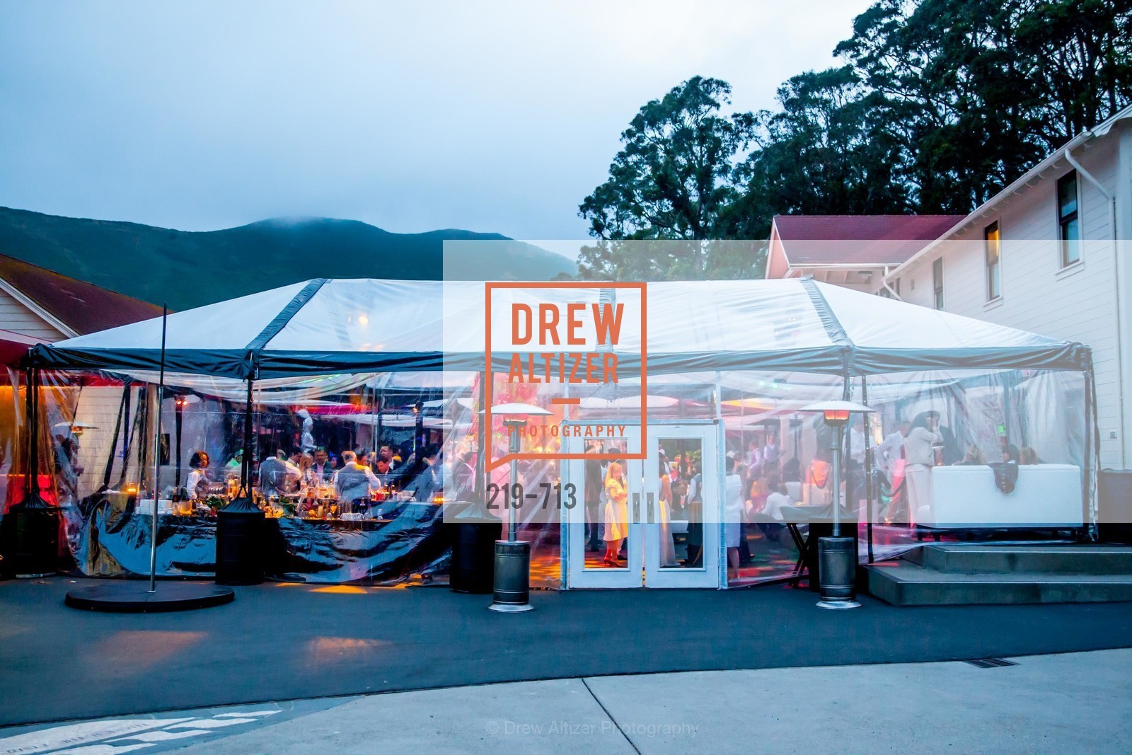 Atmosphere, THE BAY AREA DISCOVERY MUSEUM'S Playdate 2015: White to Bright, US, May 8th, 2015,Drew Altizer, Drew Altizer Photography, full-service agency, private events, San Francisco photographer, photographer california