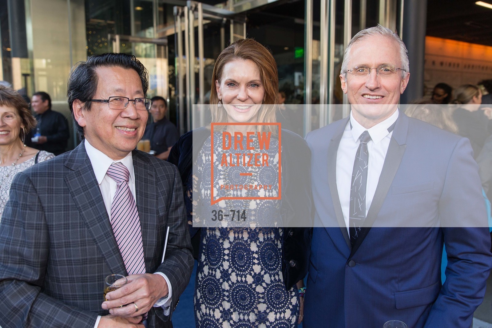 Ben Fong-Torres, Penny Coulter, Jim Coulter, SFJAZZ Gala 2015 Honors Joni Mitchell with Lifetime Achievement Award, US, May 9th, 2015, Photo #36-714 Ben Fong-Torres, Penny Coulter, Jim Coulter, Photo #36-714