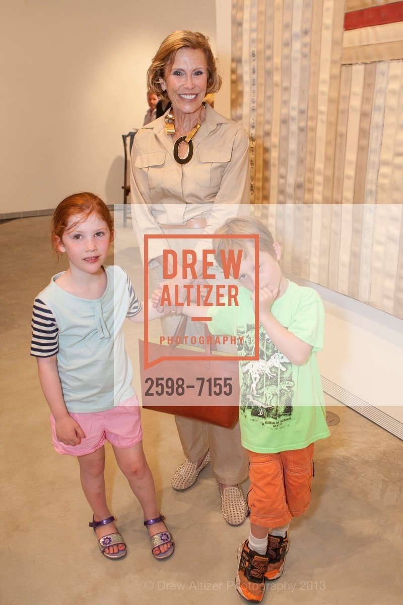 Greta Emerson, Thea Westreigh-Wagner, Nathaniel Wagner, STONESCAPE Art Party, US, July 20th, 2013, Photo #2598-7155 Greta Emerson, Thea Westreigh-Wagner, Nathaniel Wagner, Photo #2598-7155