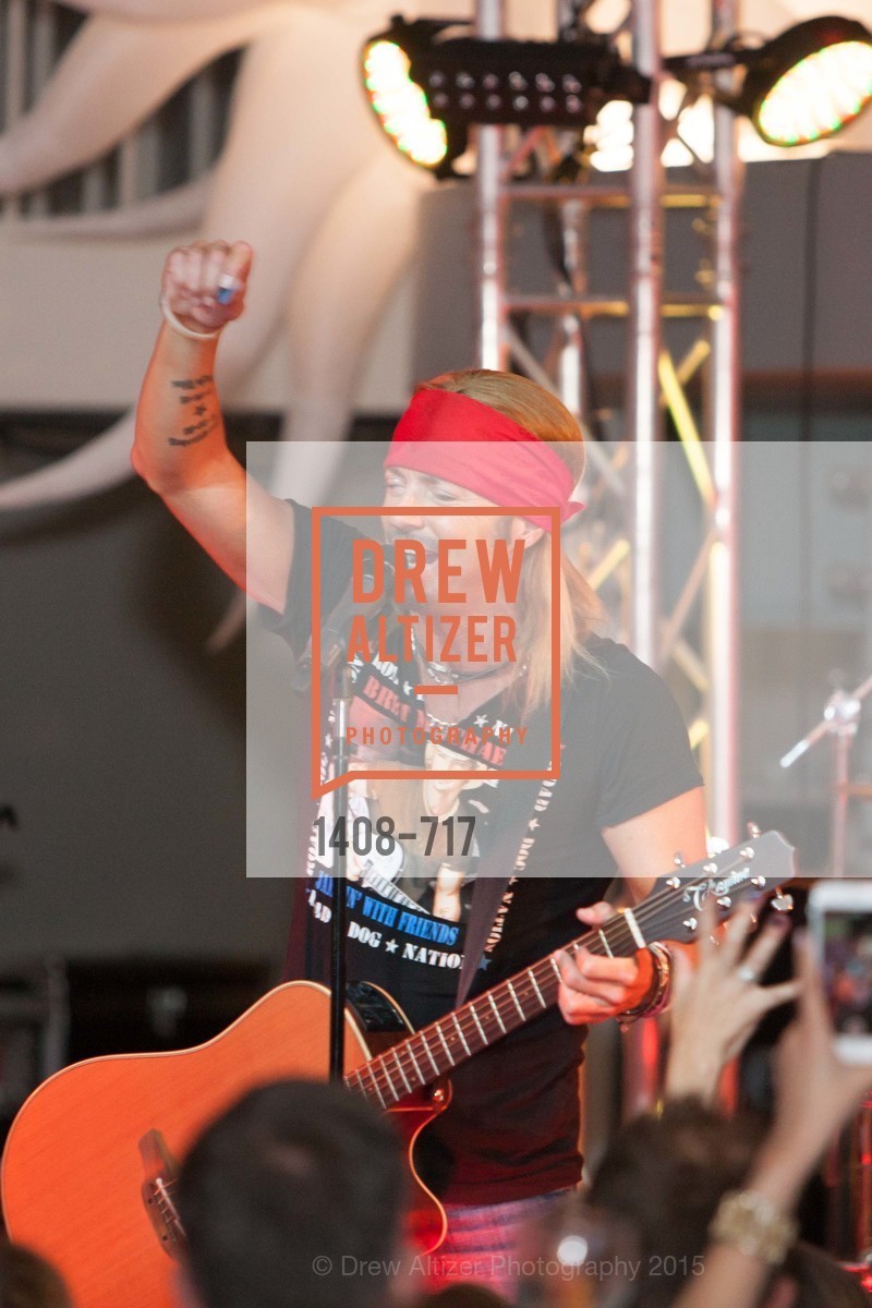 Performance By Bret Michaels, Photo #1408-717