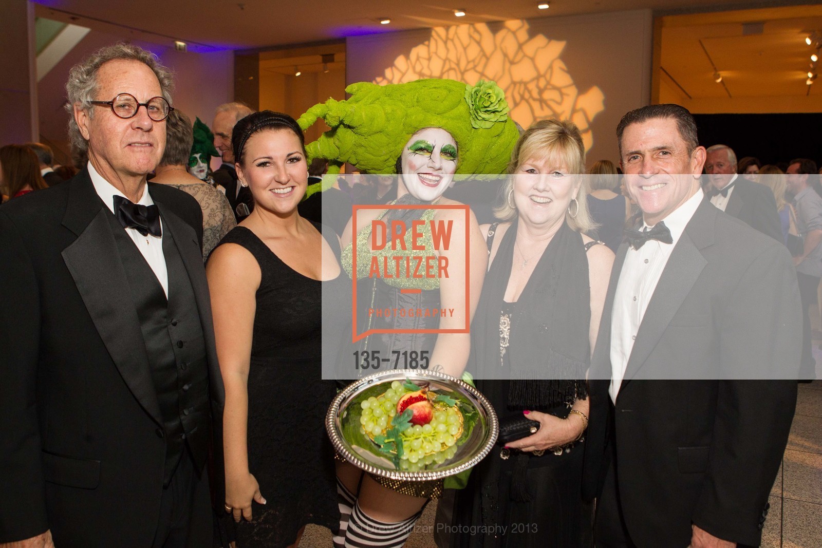 Richard Conniff, Kayla Wilson, Mimi Fou, Deedee Wilson, Joe Wilson, SAN JOSE MUSEUM OF ART'S Full Spectrum Gala 2013, US, October 5th, 2013, Photo #135-7185 Richard Conniff, Kayla Wilson, Mimi Fou, Deedee Wilson, Joe Wilson, Photo #135-7185