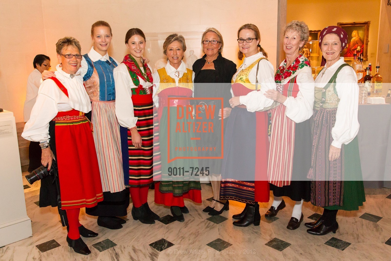 Katarina Sagerstrom, Emelie Rexelius, Liza Piroska, Bridget Brink, Anders Zorn Exhibition Opening at the LEGION OF HONOR MUSEUM, US, November 7th, 2013, Photo #9011-7245 Katarina Sagerstrom, Emelie Rexelius, Liza Piroska, Bridget Brink, Photo #9011-7245