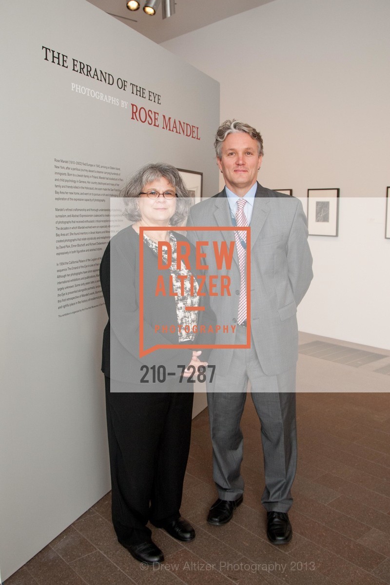 Susan Ehrens, Julian Cox, FINE ARTS MUSEUM OF SAN FRANCISCO Diebenkorn Exhibition Press Preview, US, June 21st, 2013, Photo #210-7287 Susan Ehrens, Julian Cox, Photo #210-7287