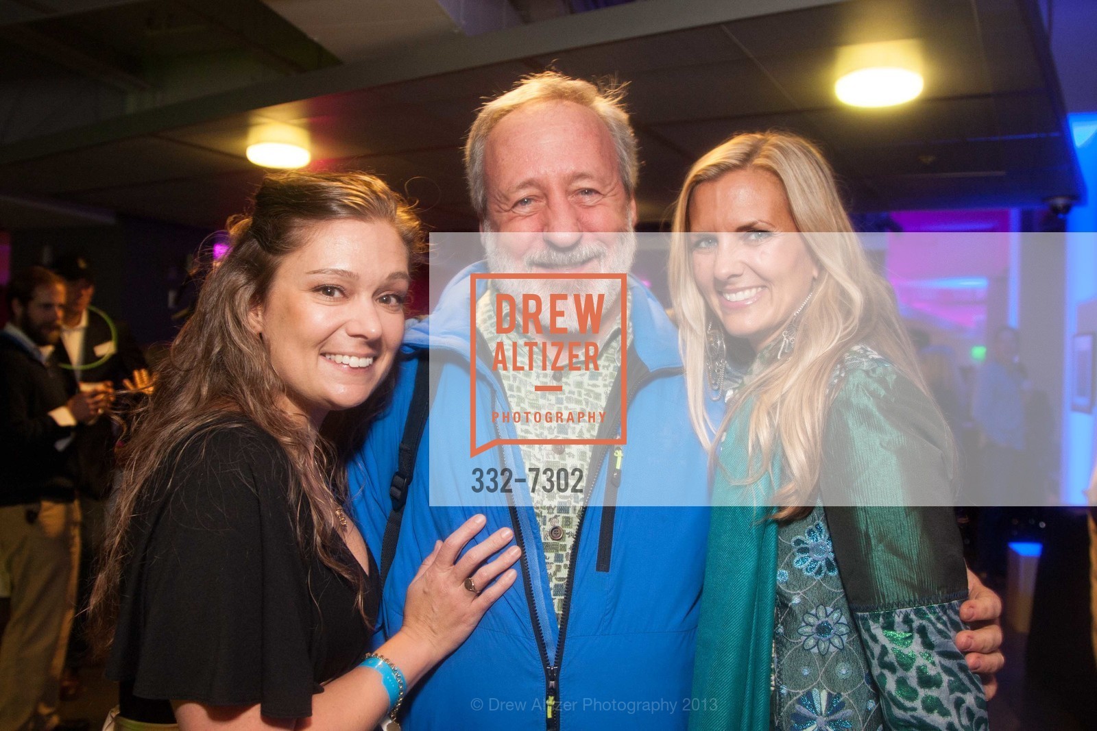 Amanda Mangan, Tim Kelly, Amy Ostrander, UCSF BENIOFF CHILDREN'S HOSPITAL Benefit Concert at AT&T PARK, US, November 19th, 2013, Photo #332-7302 Amanda Mangan, Tim Kelly, Amy Ostrander, Photo #332-7302