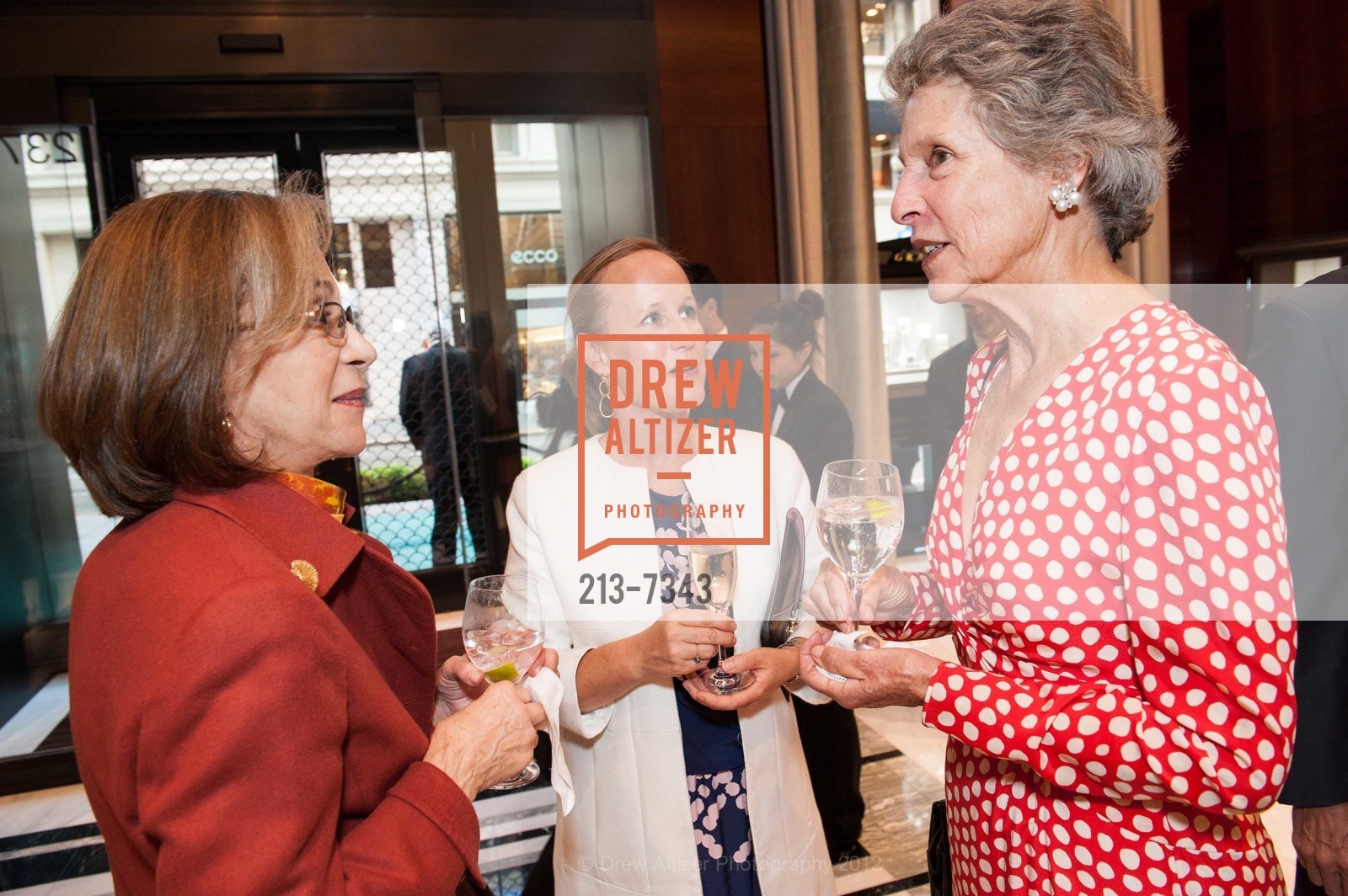 Nancy Unobskey, Antonia Cohen, Michele Goss, GRAFF Hosts Patron Party for San Francisco Fall Antique Show 2012, Graff Diamonds. 237 Post Street, September 12th, 2012, Photo #213-7343 Nancy Unobskey, Antonia Cohen, Michele Goss, Photo #213-7343