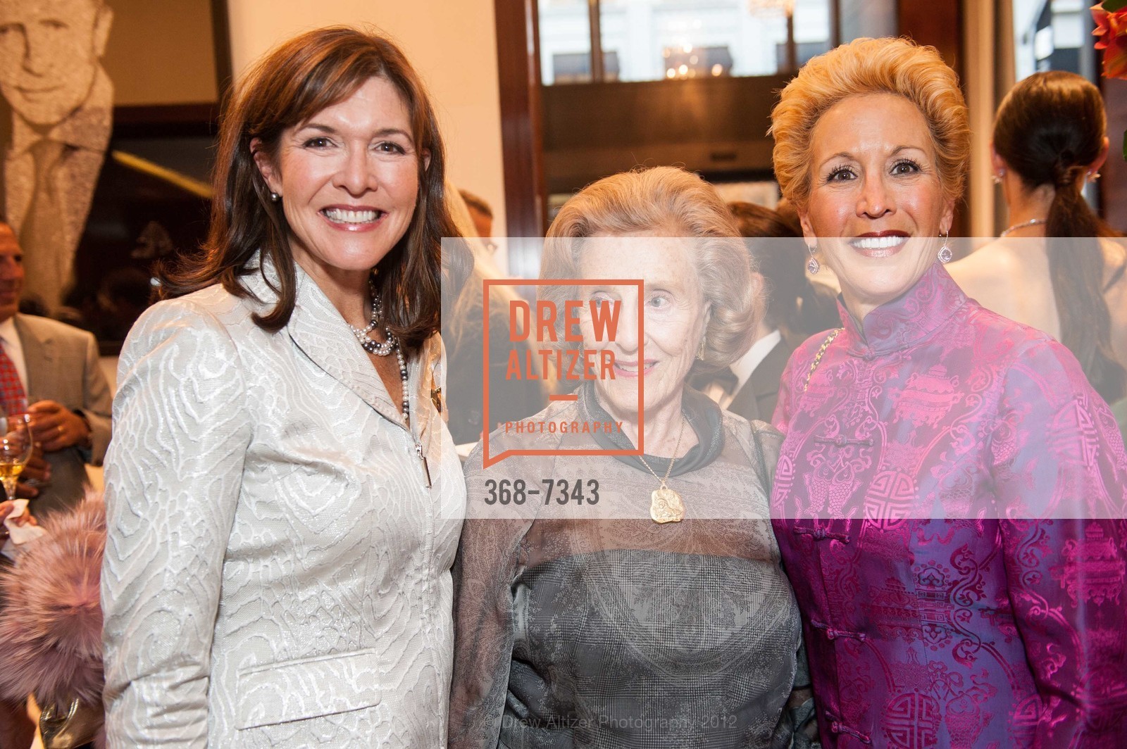 Leigh Wasson, Ann McWilliams, Amy Millman, GRAFF Hosts Patron Party for San Francisco Fall Antique Show 2012, Graff Diamonds. 237 Post Street, September 12th, 2012, Photo #368-7343 Leigh Wasson, Ann McWilliams, Amy Millman, Photo #368-7343