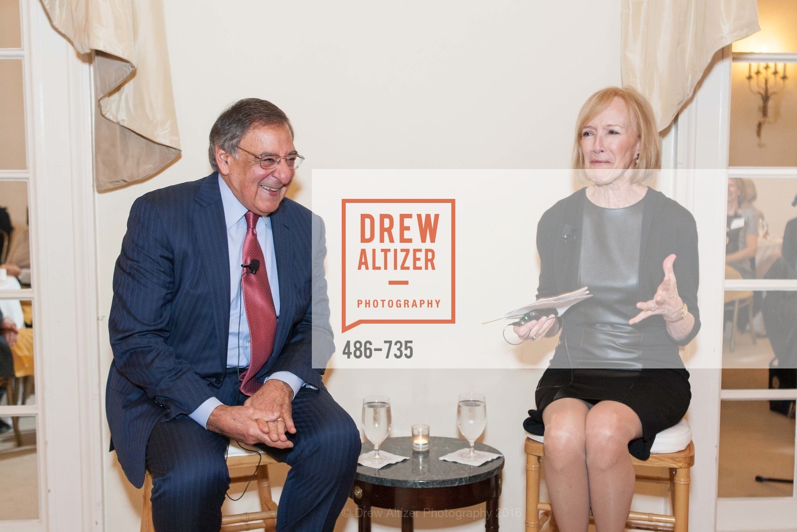 Leon Panetta, Judy Woodruff, Photo #486-735