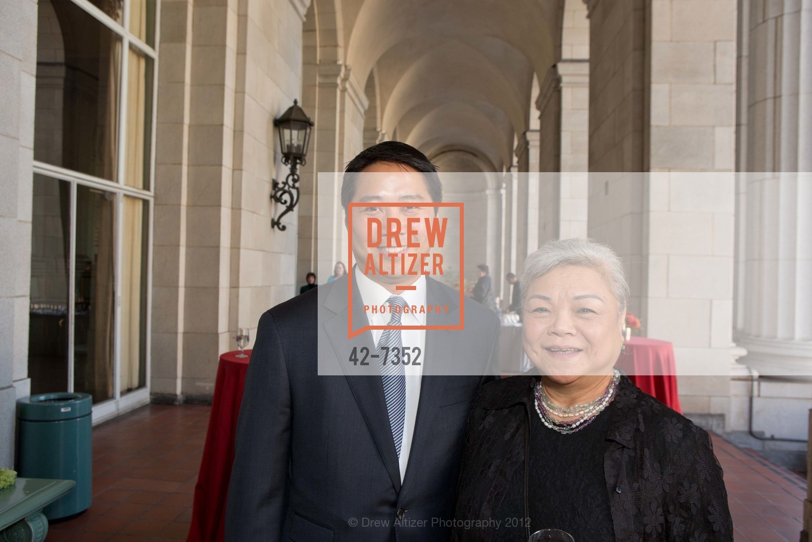 Vincent Tan, Simmone Kuo, Photo #42-7352