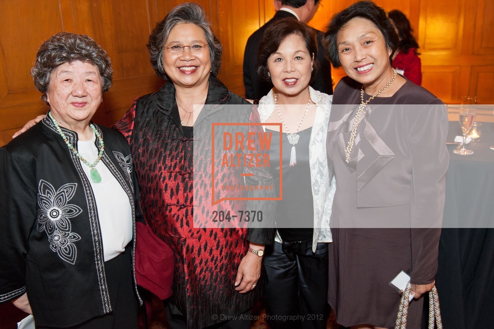 Ruth Wong, Jennie Chin Hansen, Wanda Wong, OnLok's 40th Anniversary Banquet, US, May 11th, 2012, Photo #204-7370 Ruth Wong, Jennie Chin Hansen, Wanda Wong, Photo #204-7370