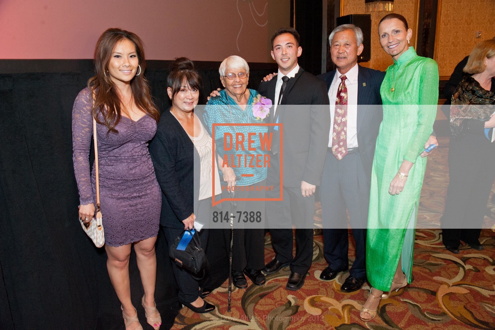 Dineen Leong Roy, Marie-Louise Ansak, Blake Roy, Kevin Leong, Kathy Leong, OnLok's 40th Anniversary Banquet, US, May 11th, 2012, Photo #814-7388 Dineen Leong Roy, Marie-Louise Ansak, Blake Roy, Kevin Leong, Kathy Leong, Photo #814-7388