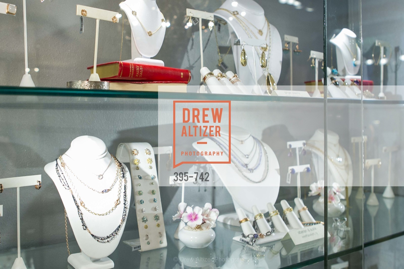 Atmosphere, LUXETIGERS & GALLERY OF JEWELS Benefit for Dress for Success, US, May 21st, 2015,Drew Altizer, Drew Altizer Photography, full-service agency, private events, San Francisco photographer, photographer california