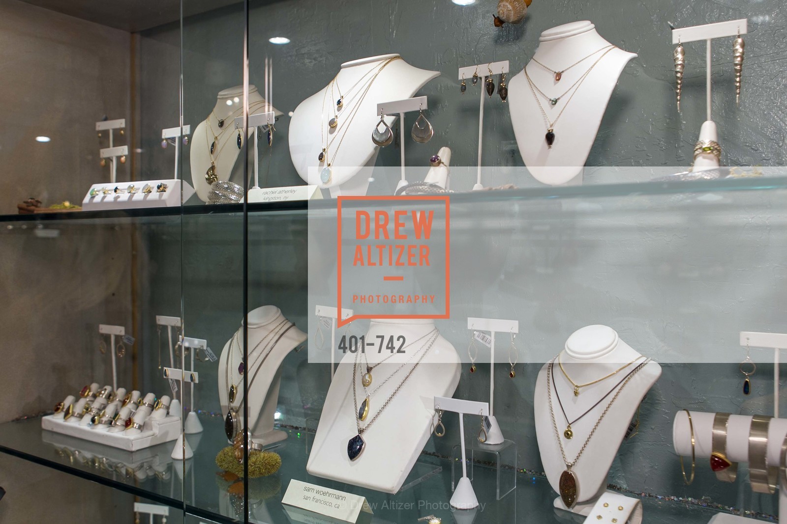 Atmosphere, LUXETIGERS & GALLERY OF JEWELS Benefit for Dress for Success, US, May 21st, 2015, Photo #401-742 Atmosphere, Photo #401-742