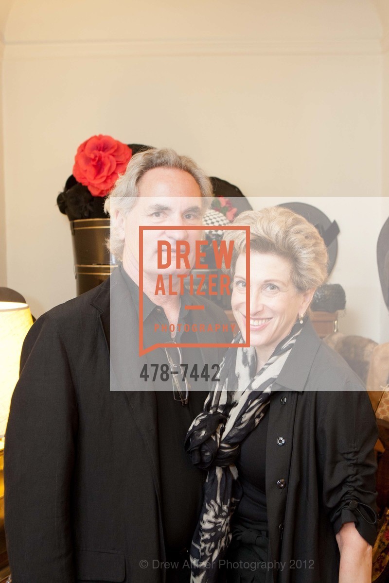 Bruce Thom, Susan Zetzer, HELPERS HOUSE OF COUTURE FASHIONS AND Faux Jewelry Collection of Grande Dame and Her Daughter, US, July 1st, 2012, Photo #478-7442 Bruce Thom, Susan Zetzer, Photo #478-7442