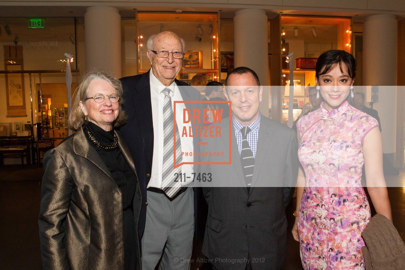 Mimi Gates, Bill Gates, Ted Lipman, Sharon Kwok, Calligraphy Dinner at ASIAN ART MUSEUM, Asian Art Museum. 200 Larkin Street, October 3rd, 2012, Photo #211-7463 Mimi Gates, Bill Gates, Ted Lipman, Sharon Kwok, Photo #211-7463