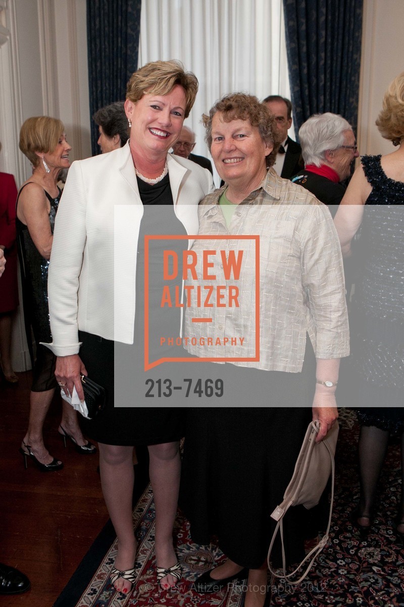 Tracy Hogan, Sister Carla Kovack, Catholic Charities CYO 15th Loaves & Fishes Dinner, US, April 28th, 2012, Photo #213-7469 Tracy Hogan, Sister Carla Kovack, Photo #213-7469