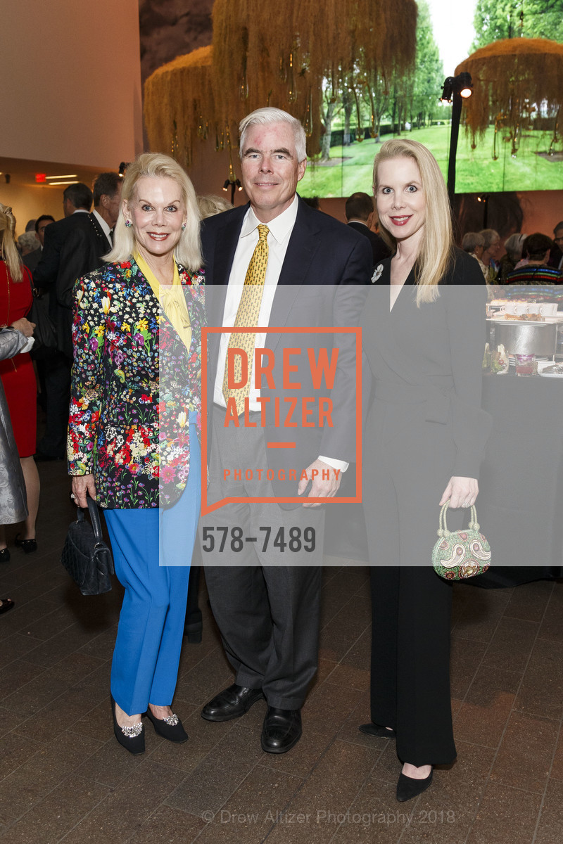 Sandra Farris, Dan Cronan, Shannon Cronan, Bouquets to Art Gala 2018, de Young Museum. 50 Hagiwara Tea Garden Drive, San Francisco, CA 94118, March 12th, 2018, Photo #578-7489 Sandra Farris, Dan Cronan, Shannon Cronan, Photo #578-7489