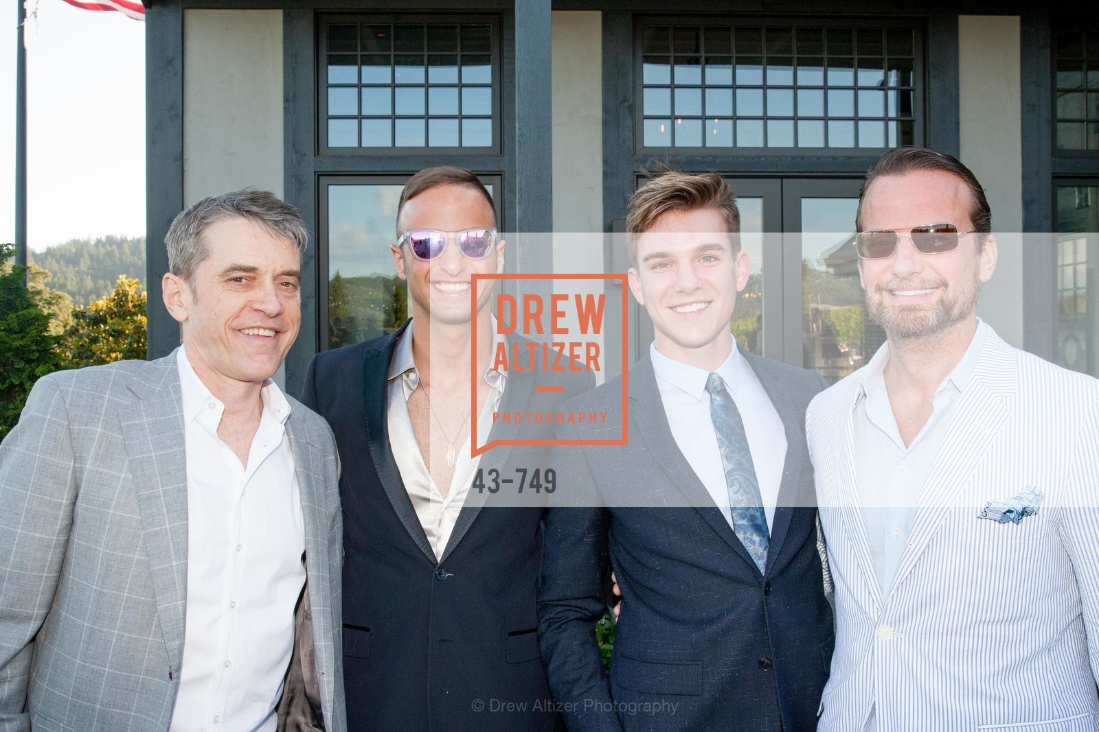 Ken Smith, Ari Kofayan, Joe Adkins, Rick Mordesovich, PETER COPPING Meets and Greets OSCAR DELA RENTA Clients and Associates at NEIMAN MARCUS, US, May 23rd, 2015, Photo #43-749 Ken Smith, Ari Kofayan, Joe Adkins, Rick Mordesovich, Photo #43-749