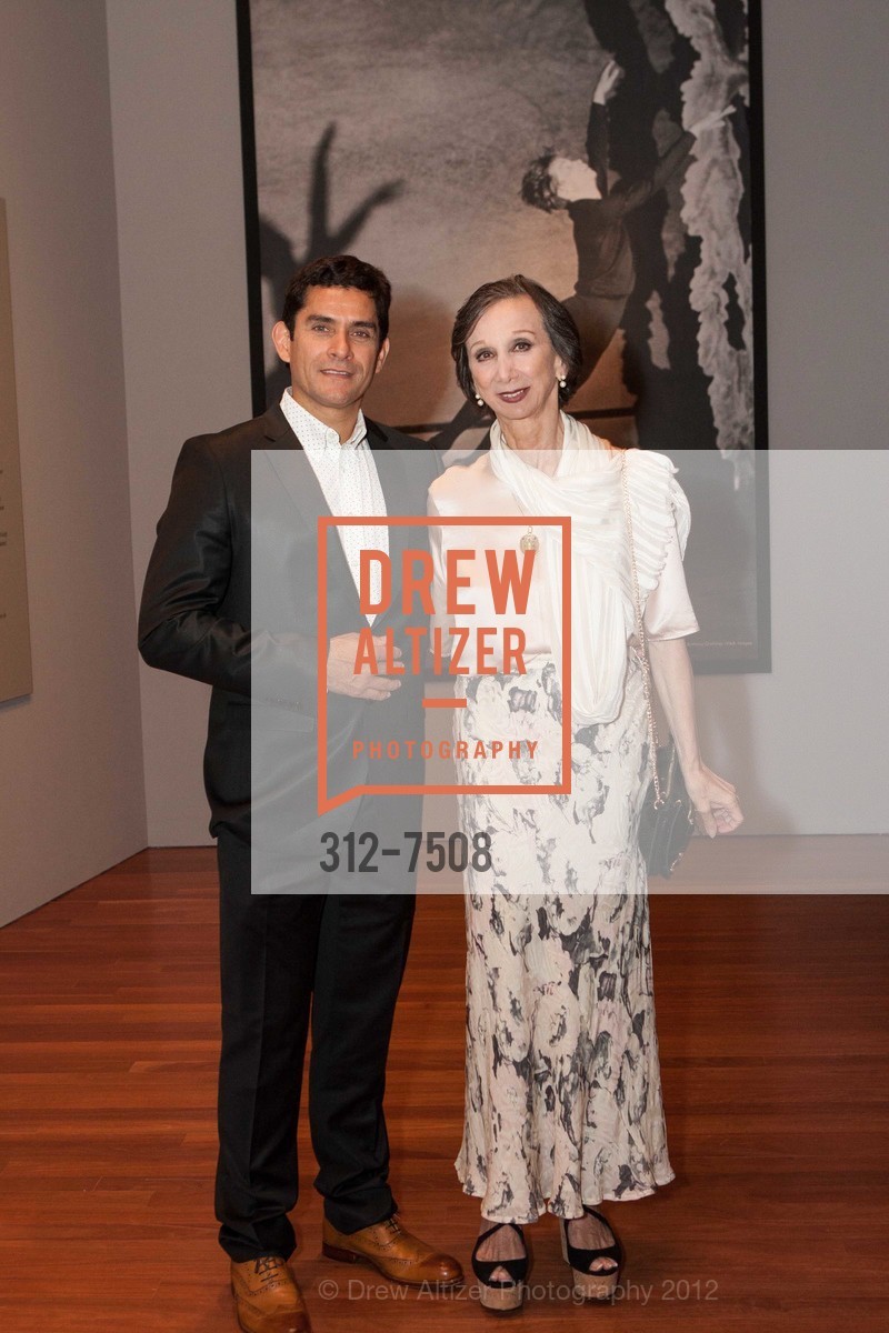 Ricardo Bustamante, Maina Gielgud, Rudolf Nureyev: A Life in Dance Opening Gala Reception at the DE YOUNG MUSEUM, de Young Museum. 50 Hagiwara Tea Garden Drive, October 3rd, 2012, Photo #312-7508 Ricardo Bustamante, Maina Gielgud, Photo #312-7508