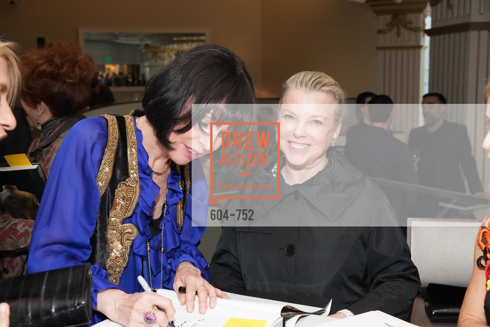 Christine Suppes, Jeanne Lawrence, Electric Fashion Book Signing with Christine Suppes & Ken Downing at THE ROTUNDA, NEIMAN MARCUS, Neiman Marcus, Rotunda, May 27th, 2015,Drew Altizer, Drew Altizer Photography, full-service agency, private events, San Francisco photographer, photographer california