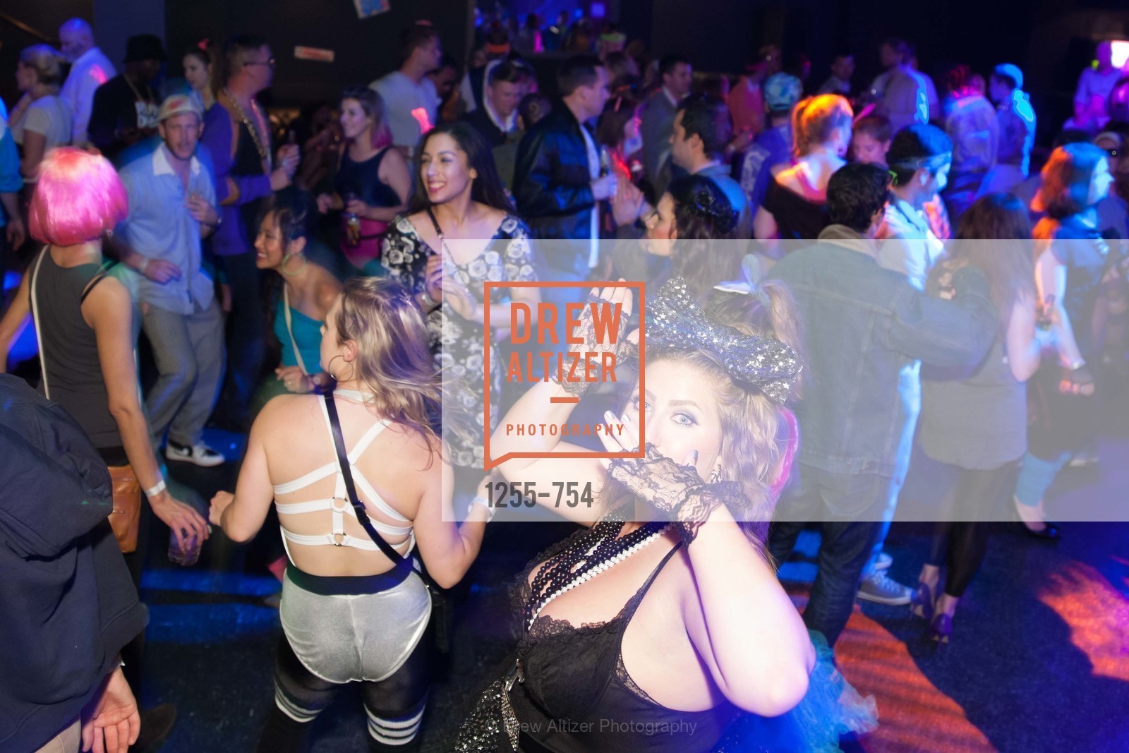 Atmosphere, SPINSTERS OF SAN FRANCISCO Party Like It's 1985 Charity Party, US, Fort One Bar & Lounge. 2801 Leavenworth St, May 30th, 2015,Drew Altizer, Drew Altizer Photography, full-service agency, private events, San Francisco photographer, photographer california