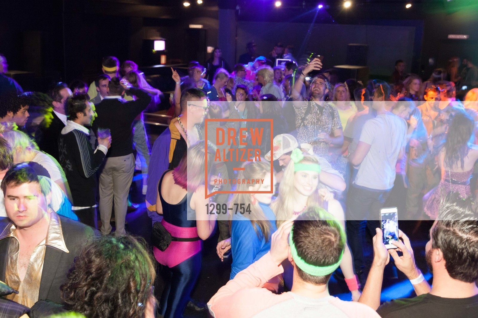 Atmosphere, SPINSTERS OF SAN FRANCISCO Party Like It's 1985 Charity Party, US, Fort One Bar & Lounge. 2801 Leavenworth St, May 30th, 2015,Drew Altizer, Drew Altizer Photography, full-service agency, private events, San Francisco photographer, photographer california