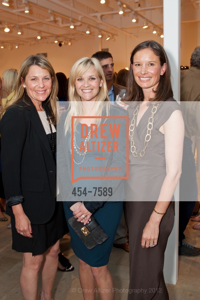 Jenny Belushi, Reese Witherspoon, Heather Whitney Rosenfield, Poppy Store and C Magazine celebrate Poppy 1 year Anniversary, US, May 4th, 2012, Photo #454-7589 Jenny Belushi, Reese Witherspoon, Heather Whitney Rosenfield, Photo #454-7589