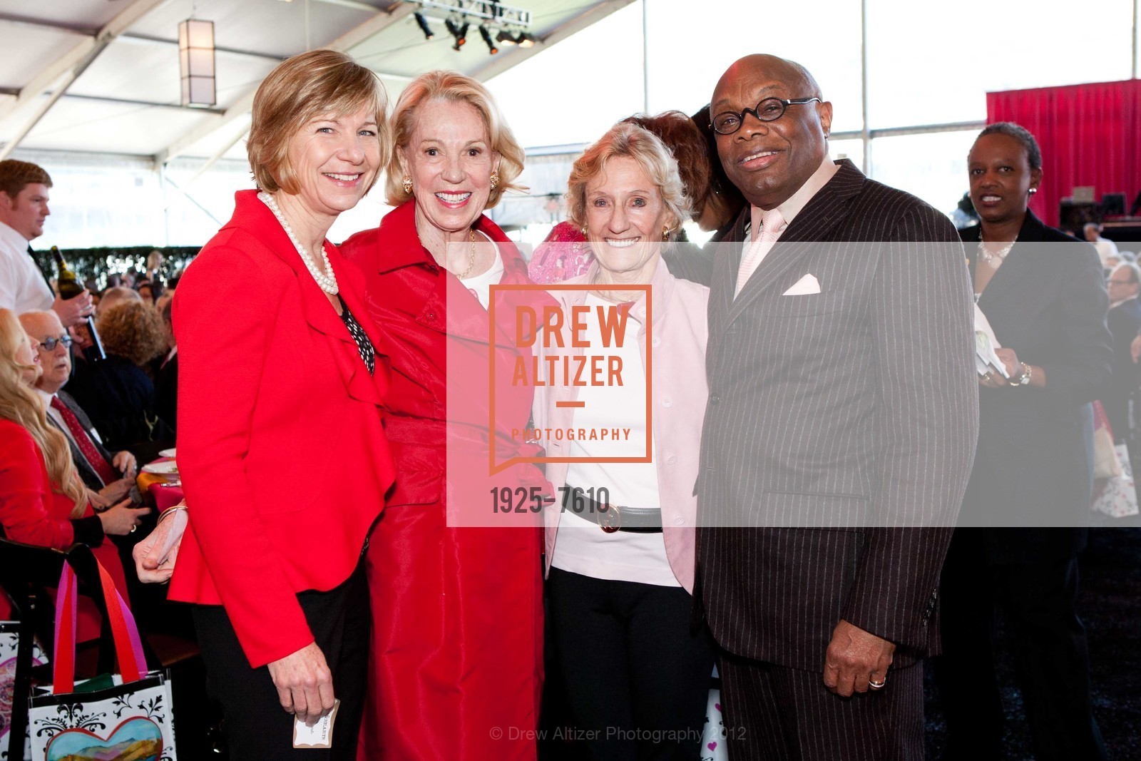 Sue Desmond-Hellman, Charlotte Shultz, Nancy Bechtle, Willie Brown, 2012 HEROES AND HEARTS Luncheon, Various, November 6th, 2021, Photo #1925-7610 Sue Desmond-Hellman, Charlotte Shultz, Nancy Bechtle, Willie Brown, Photo #1925-7610