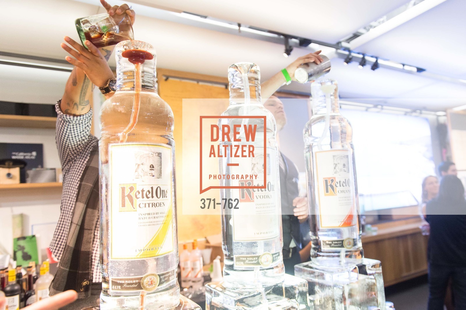 Atmosphere, The 2016 Exploratorium Science of Cocktails, Exploratorium. Pier 15, January 22nd, 2016,Drew Altizer, Drew Altizer Photography, full-service agency, private events, San Francisco photographer, photographer california