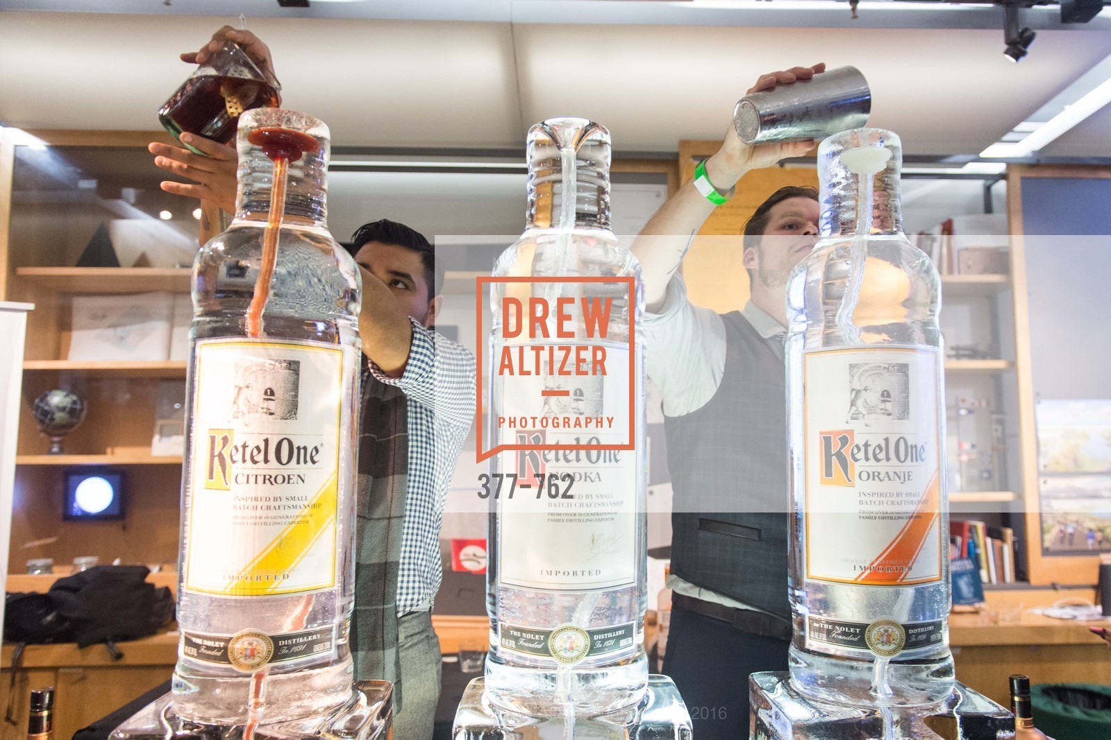 Atmosphere, The 2016 Exploratorium Science of Cocktails, Exploratorium. Pier 15, January 22nd, 2016,Drew Altizer, Drew Altizer Photography, full-service agency, private events, San Francisco photographer, photographer california
