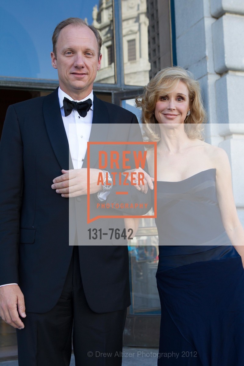 Albert Joerger, Susan Tamagni, OPERA BALL 2012 Notte di Spendore: A 90th Anniversary Celebration Arrivals, San Francisco City Hall. 1 Dr. Carlton B. Goodlett Place, September 7th, 2012, Photo #131-7642 Albert Joerger, Susan Tamagni, Photo #131-7642