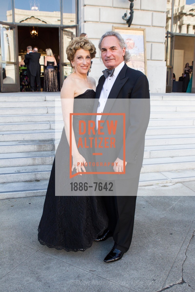 Susan Zetzer, Bruce Thom, OPERA BALL 2012 Notte di Spendore: A 90th Anniversary Celebration Arrivals, San Francisco City Hall. 1 Dr. Carlton B. Goodlett Place, September 7th, 2012, Photo #1886-7642 Susan Zetzer, Bruce Thom, Photo #1886-7642