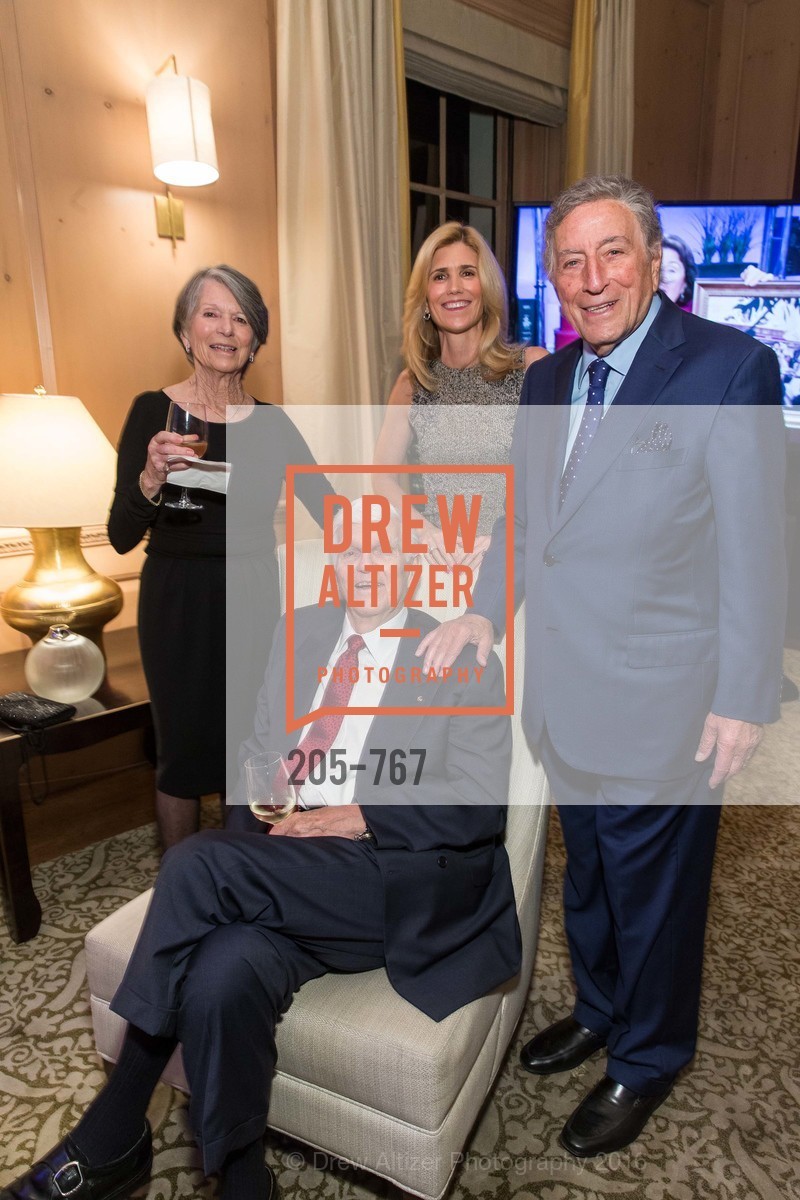 Mary Ann Crow, Dayl Crow, Susan Benedetto, Tony Bennett, A Special Reception with Tony Bennett, San Francisco. San Francisco, July 21st, 2023, Photo #205-767 Mary Ann Crow, Dayl Crow, Susan Benedetto, Tony Bennett, Photo #205-767