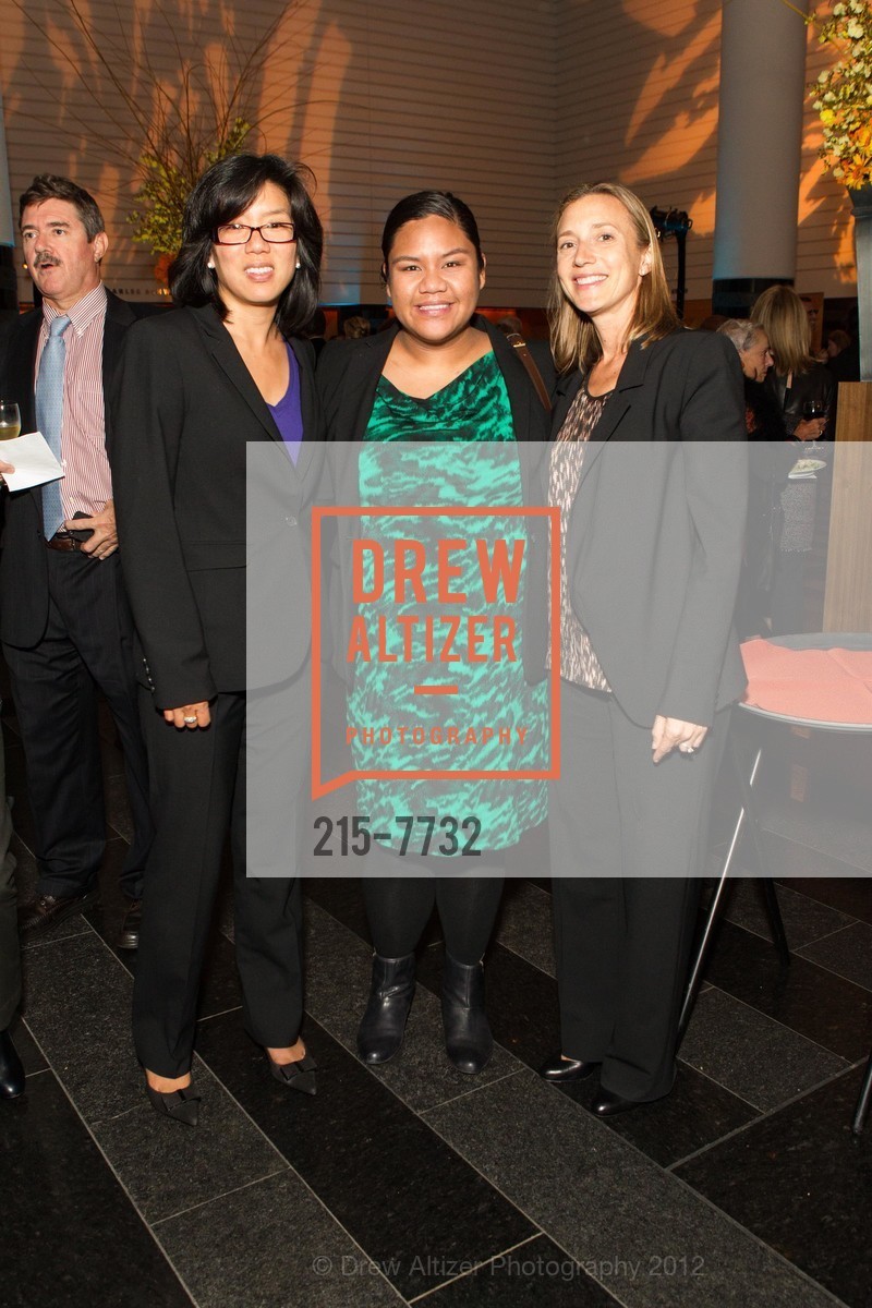 Michelle Brega, Cheryl Cayme, Stacey Silver, Jasper Johns and Jay DeFeo Opening Reception at SFMOMA, US, October 30th, 2012, Photo #215-7732 Michelle Brega, Cheryl Cayme, Stacey Silver, Photo #215-7732