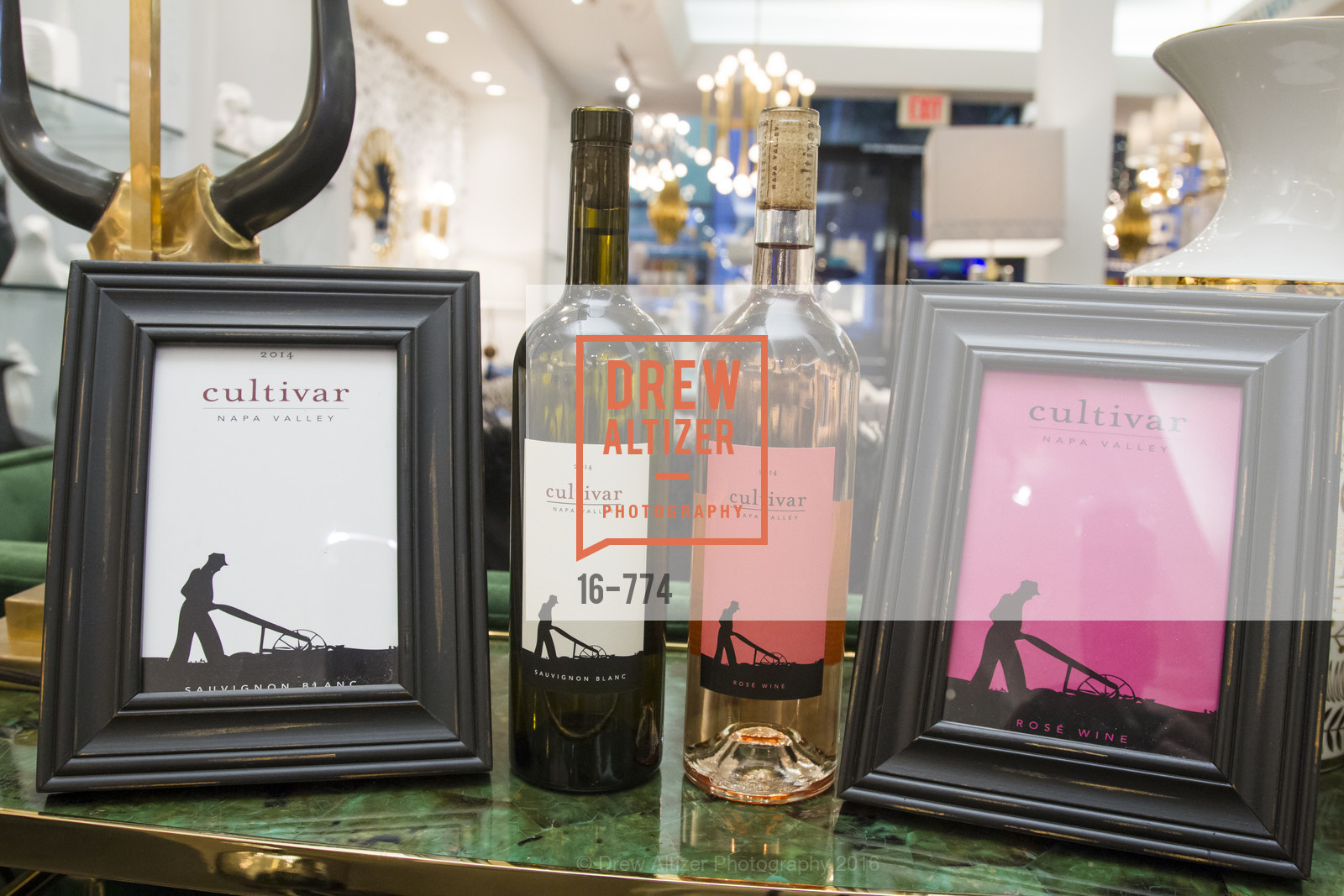 Atmosphere, Jonathan Adler Sip & Shop with Cultivar Wine & The JetSetting Fashionista, Jonathan Adler Store. 2133 Fillmore Street SF, CA, January 28th, 2016,Drew Altizer, Drew Altizer Photography, full-service agency, private events, San Francisco photographer, photographer california