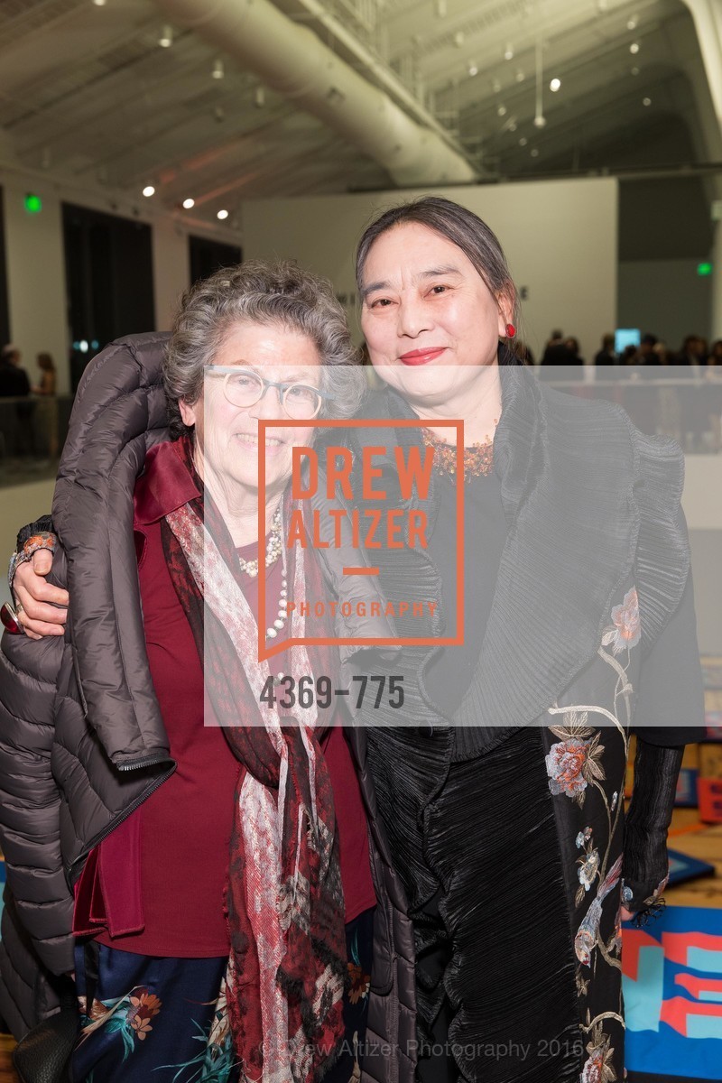 Rena Bransten, Hung Liu, UC Berkeley Art Museum & Pacific Film Archive Gala, UC Berkeley. 2120 Oxford Street, January 28th, 2016, Photo #4369-775 Rena Bransten, Hung Liu, Photo #4369-775
