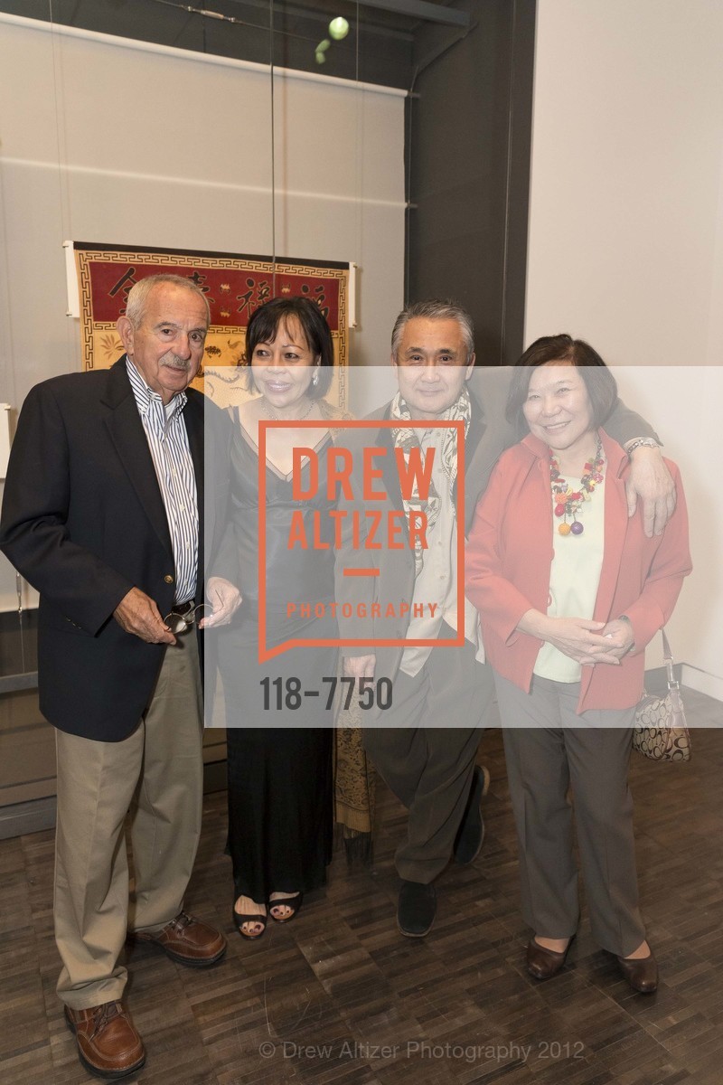 George McWilliams, Joan Vinson, Koichi Hara, Emily Sano, Asian Art Museum hosts Batik from the Collection of GLEN and JOAN VINSON, US, November 30th, 2012, Photo #118-7750 George McWilliams, Joan Vinson, Koichi Hara, Emily Sano, Photo #118-7750