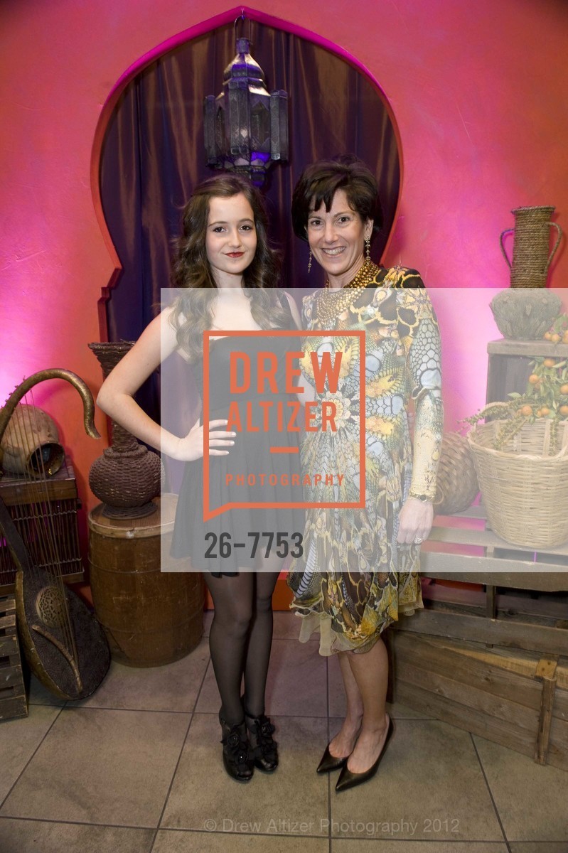 Ellie Lauder, Laura Lauder, Photo #26-7753