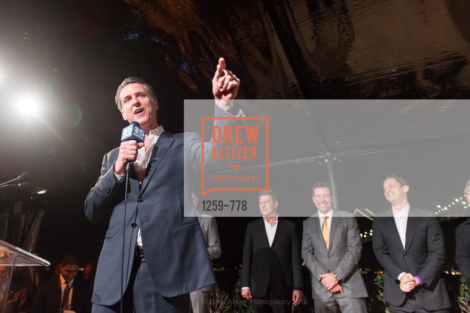 Gavin Newsom, The Bay Lights Grand Relighting Celebration, Epic Steakhouse. 369 The Embarcadero, January 29th, 2016,Drew Altizer, Drew Altizer Photography, full-service agency, private events, San Francisco photographer, photographer california
