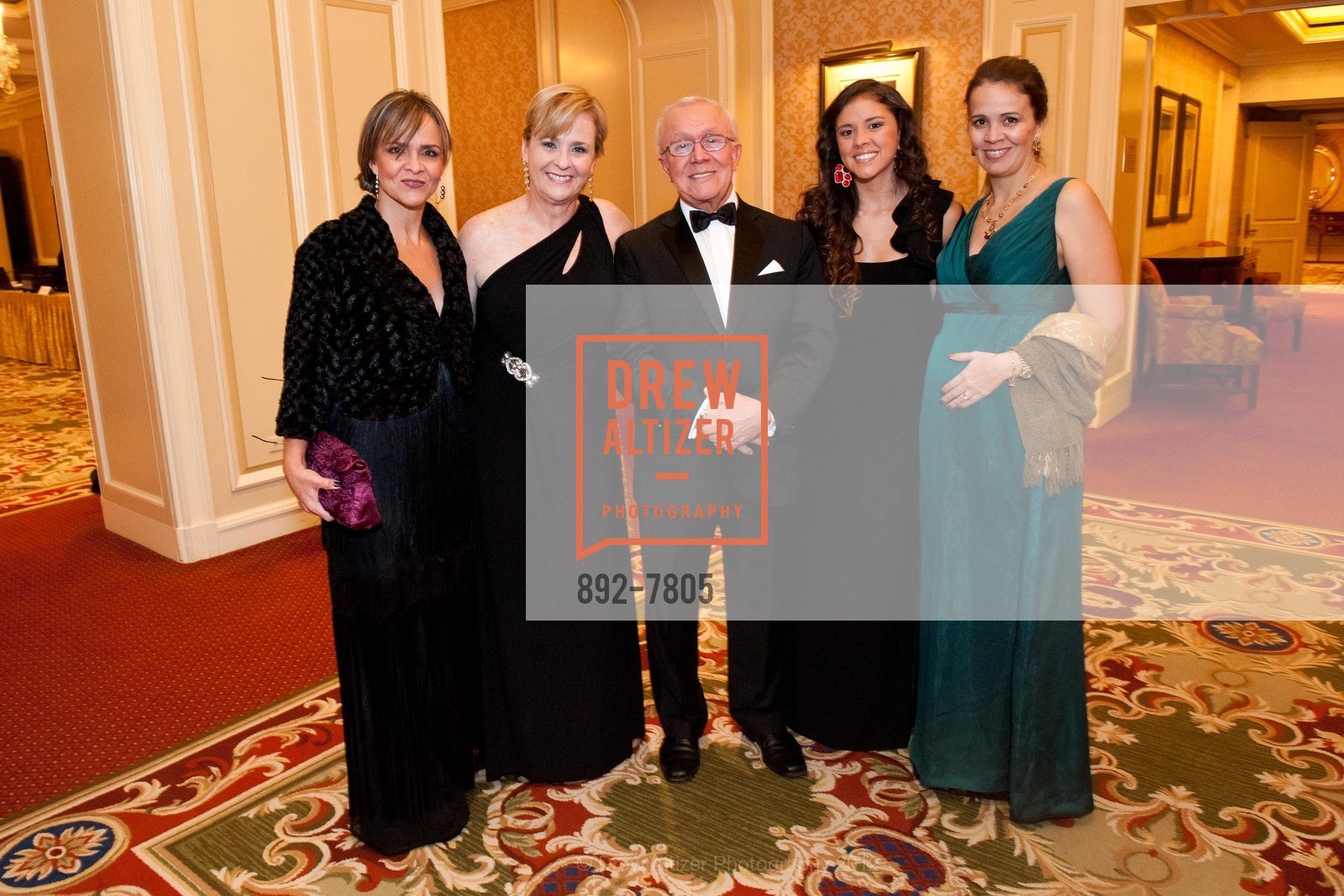 Paola Palacios, Maria Delia Aguirre, Jorge Palacios, Valeria Palacios, Noel Palacios, Photo #892-7805