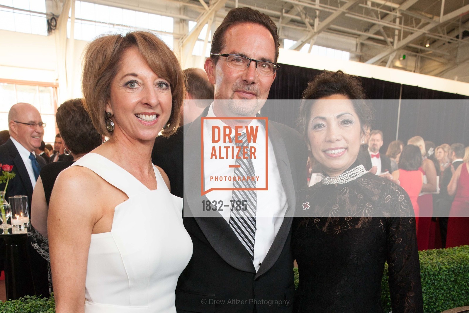 Teresa Briggs, Quinn Tran, 2015 RED CROSS Gala, US, April 12th, 2015, Photo #1832-785 Teresa Briggs, Quinn Tran, Photo #1832-785