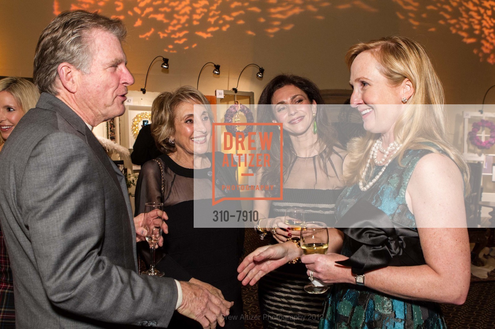 Charles Orr, Nazan Orr, Maryam Muduroglu, Anne Pedrero, Jingle & Mingle 2012, US, December 6th, 2012, Photo #310-7910 Charles Orr, Nazan Orr, Maryam Muduroglu, Anne Pedrero, Photo #310-7910
