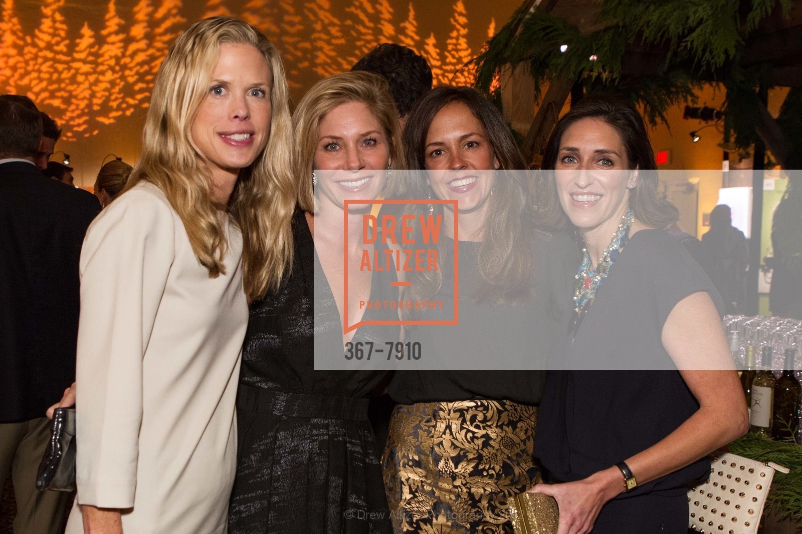 Courtney Leary, Tina Borden, Amy Lowery, Ashley Ray, Jingle & Mingle 2012, US, December 6th, 2012, Photo #367-7910 Courtney Leary, Tina Borden, Amy Lowery, Ashley Ray, Photo #367-7910