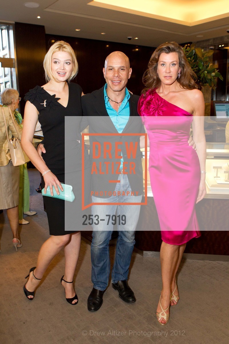 Ukushu Khrystyna, Julius Lumsden, Julia Panciroli, ARTHRITIS FOUNDATION Launch Party, US, August 29th, 2012, Photo #253-7919 Ukushu Khrystyna, Julius Lumsden, Julia Panciroli, Photo #253-7919