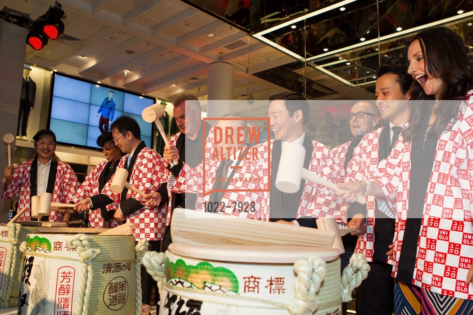 Danny Bowien, Goapele Mohlabane, Joe Montana, Tadashi Yanai, Yasunobu Kyogoku, Brit Morin, UNIQLO San Francisco Opens to the Public, Uniqlo Store. 111 Powell Street, October 4th, 2012, Photo #1022-7928 Danny Bowien, Goapele Mohlabane, Joe Montana, Tadashi Yanai, Yasunobu Kyogoku, Brit Morin, Photo #1022-7928